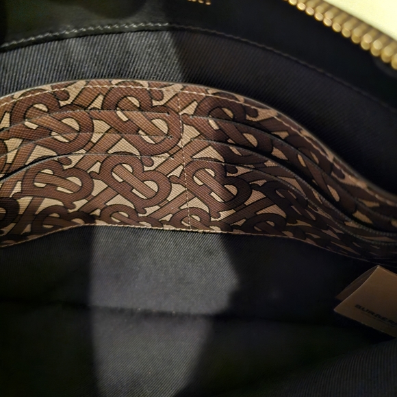 Burberry pouch - Picture 9 of 12